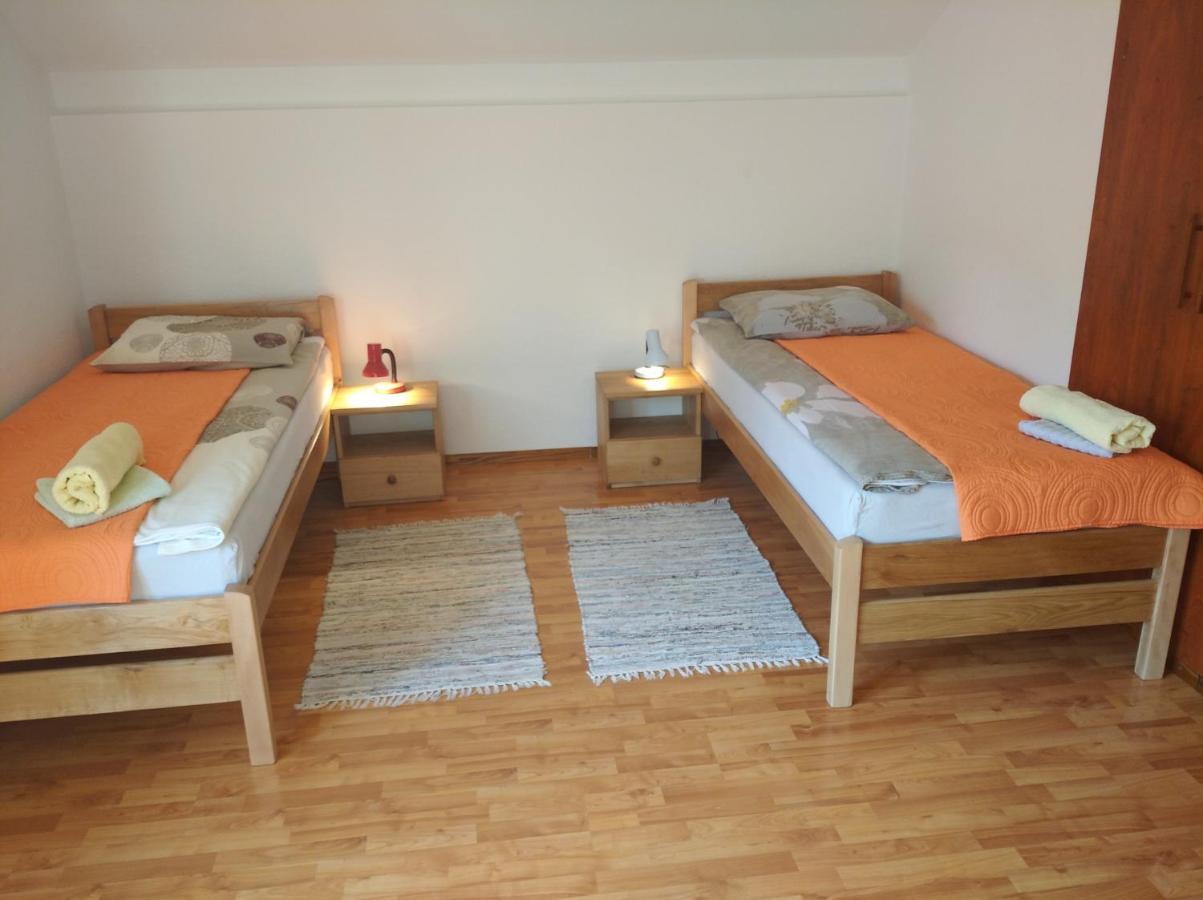 Rooms "Nada Zunic" Книн Екстериор снимка
